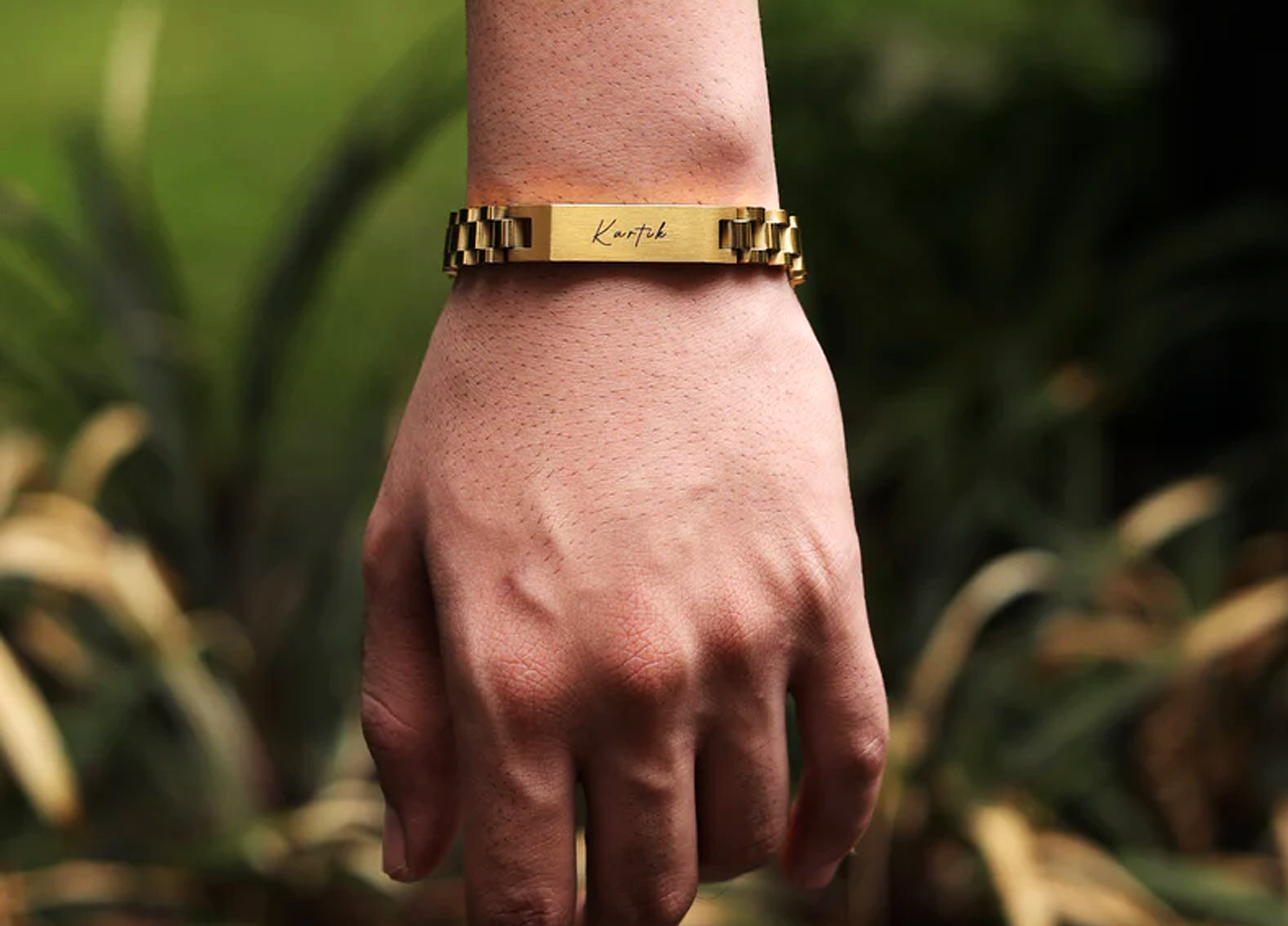 A Fresh Drip To Your Looks And Personality With Luxurious Name Jewellery 