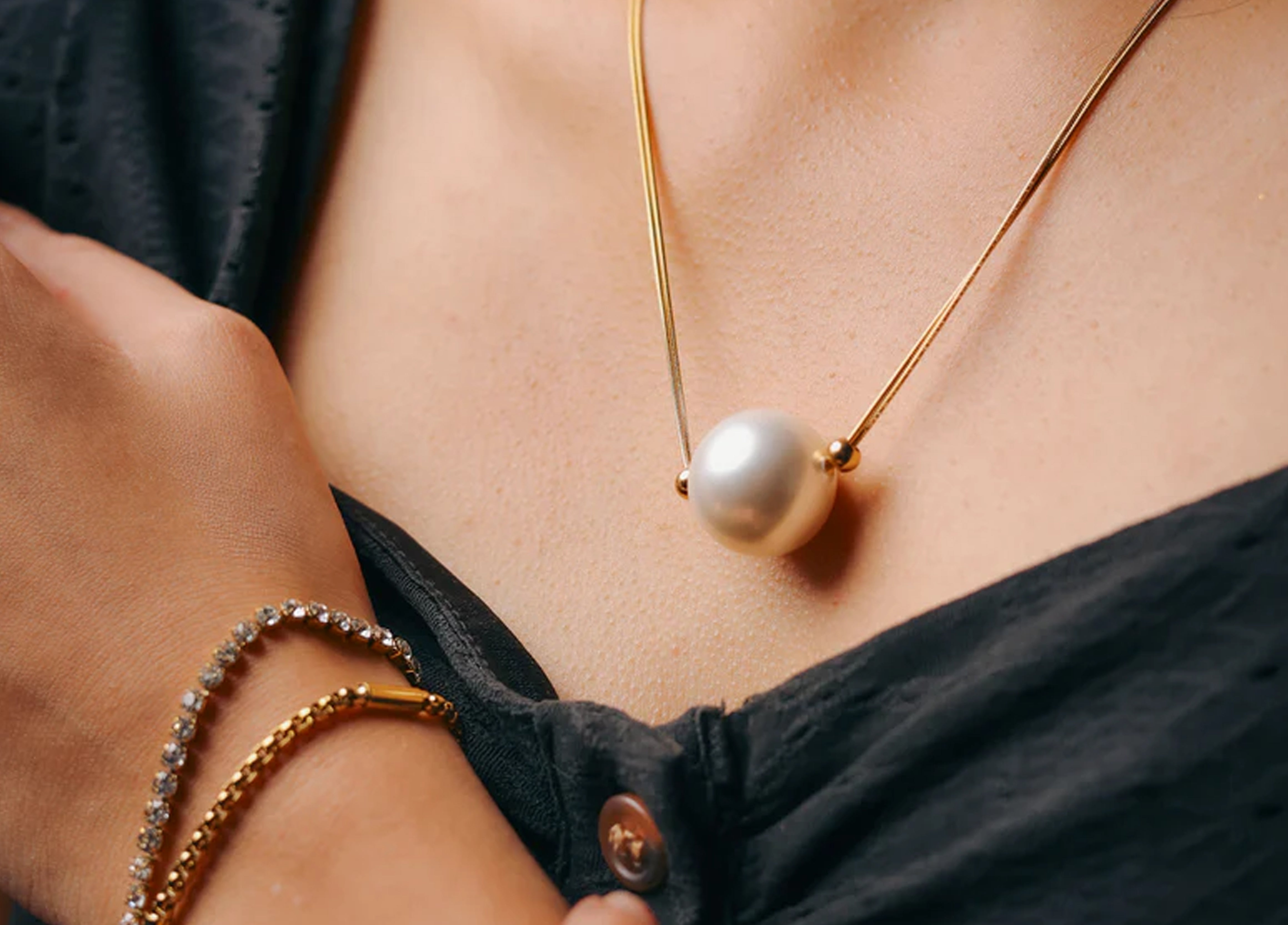 How to Style Antique, Vintage, and Customized Jewellery with Modern Outfits