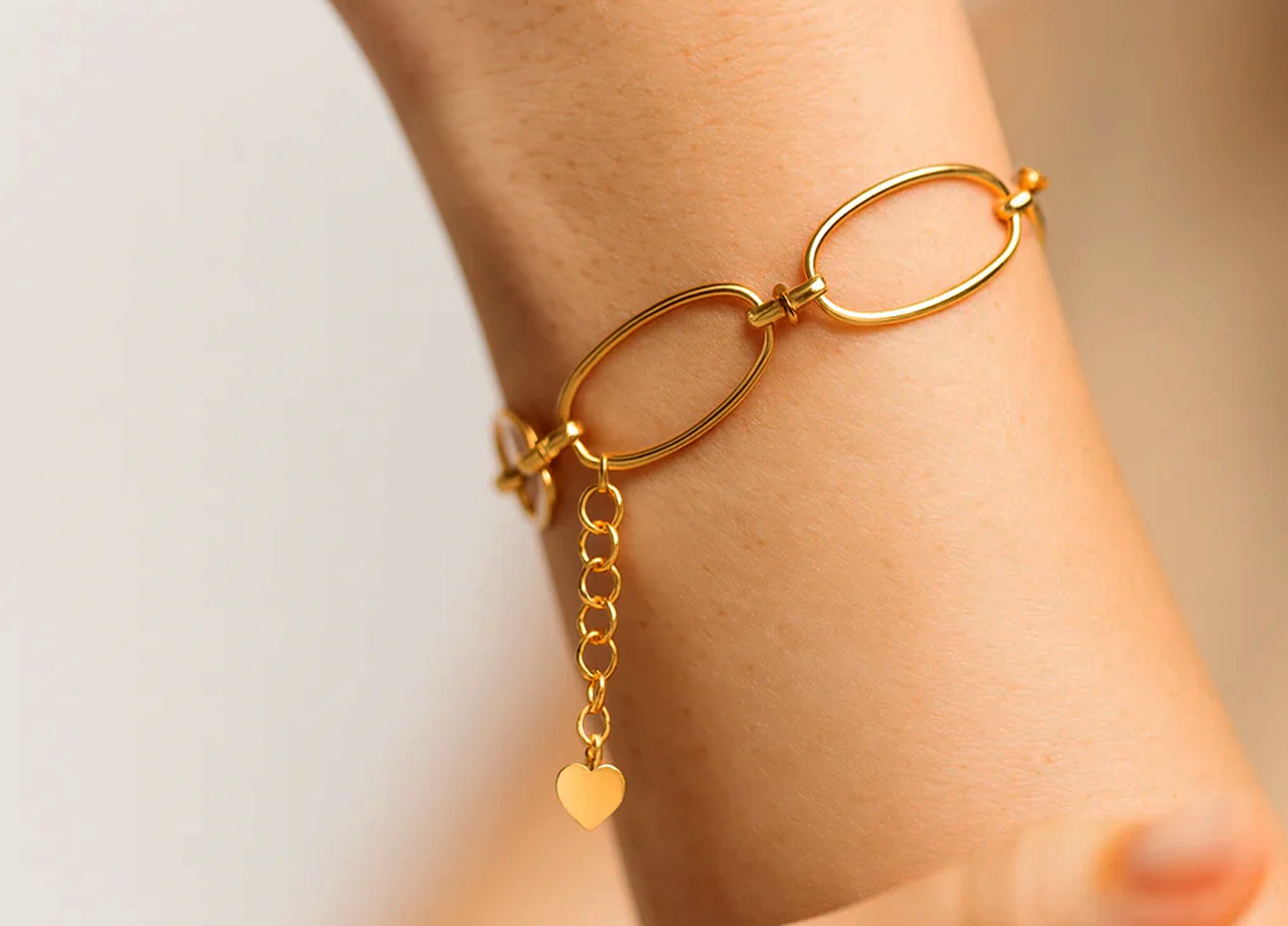 Gold Bracelets creating golden moments and lasting impressions
