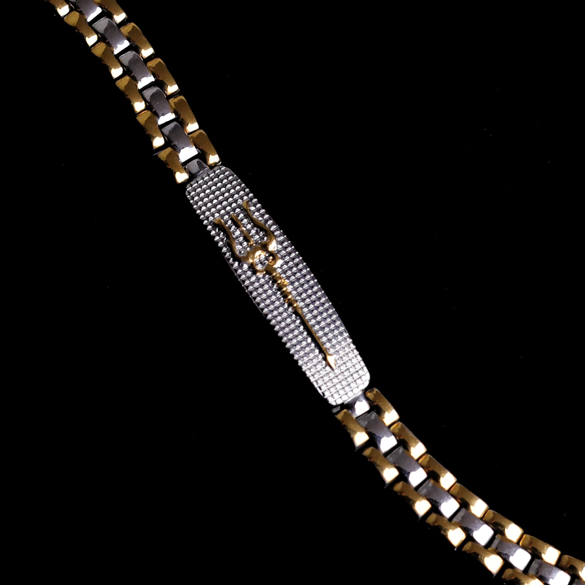 Trishul Bhakta Box-Link Bracelet