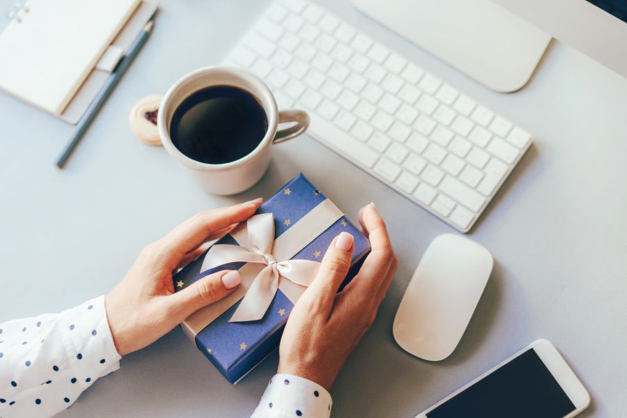 Corporate Gift Ideas for Employees Featured Images