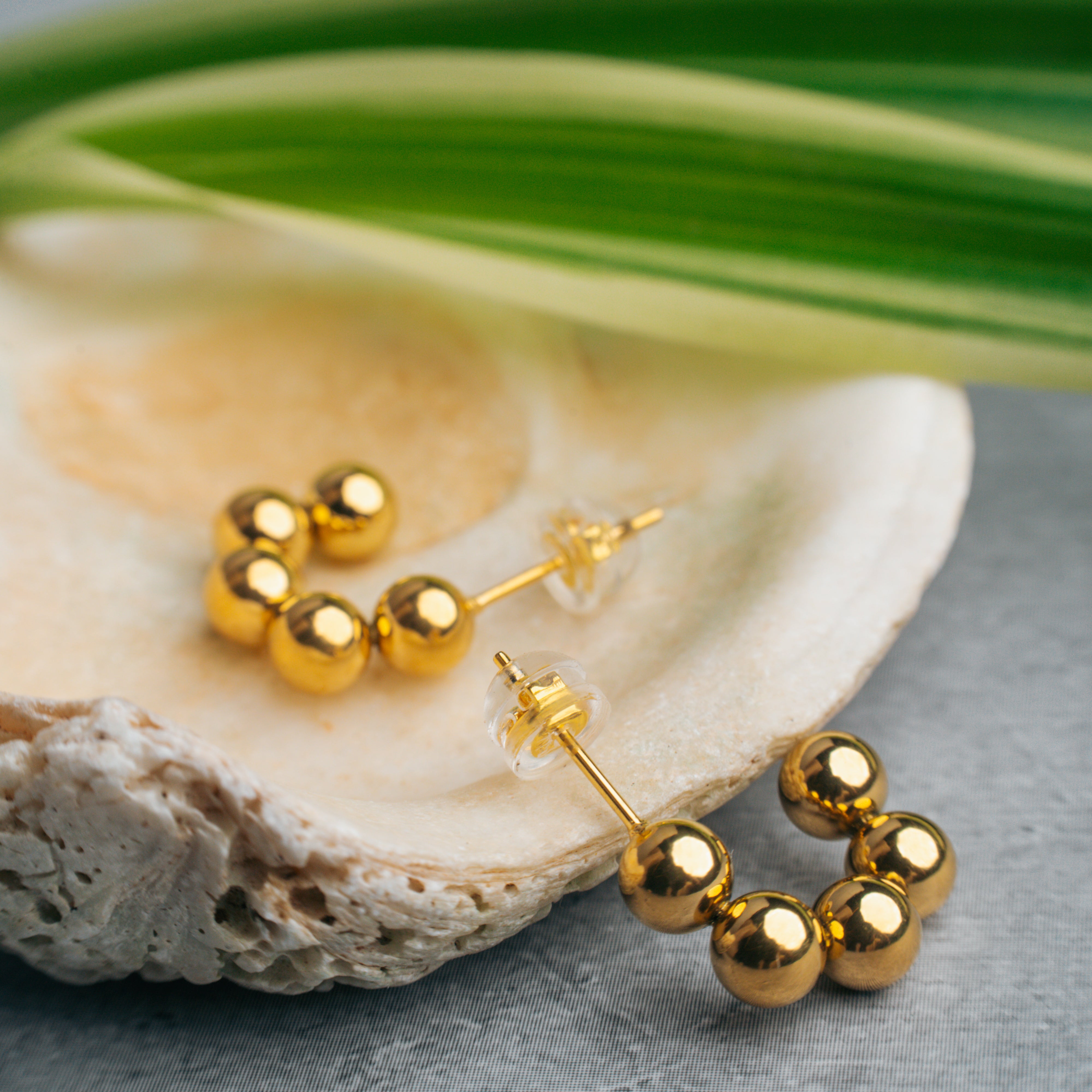 Dot Earrings